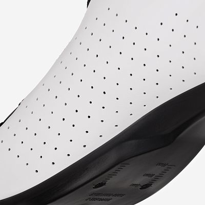 Превью  Велотуфли шоссейные FIZIK Vento Omna Wide White/Black
