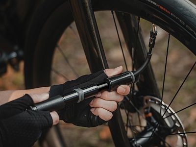 Превью  Велонасос TOPEAK RaceRocket Mini для шин портативный, 8 атм. (120 psi) Black (TRR-M1B)