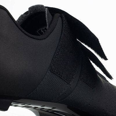 Превью Велотуфли FIZIK Tempo Powerstrap R5 Black/Black